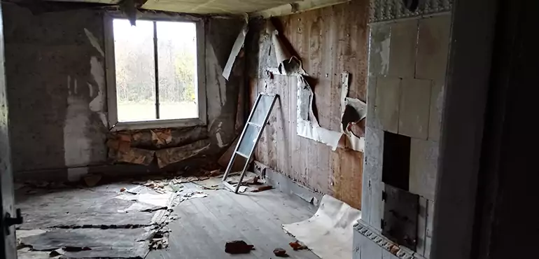 Why Selling a Distressed House Through Traditional Methods Fails in Ontario